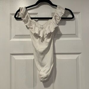 ARITZIA WILFRED Ribbed Ruffle Danette Bodysuit